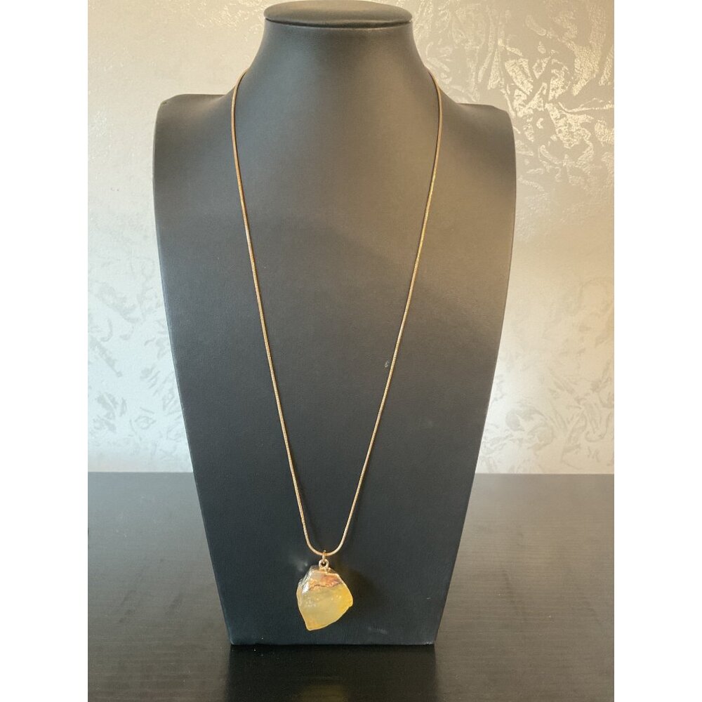 Stone Pendant Necklace With Adjustable Chain